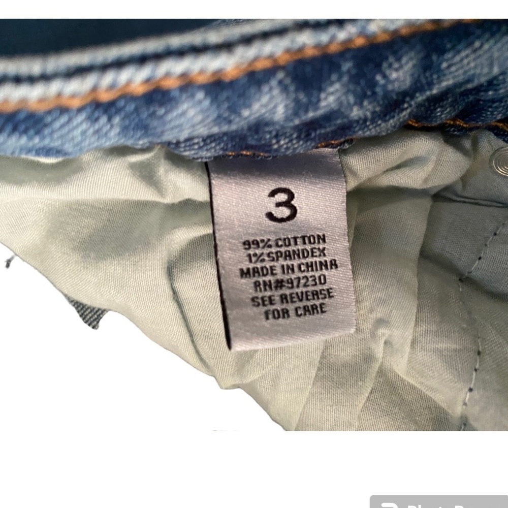 NWT. Almost Famous Boyfriend Jeans. Size 3 - Picture 6 of 9